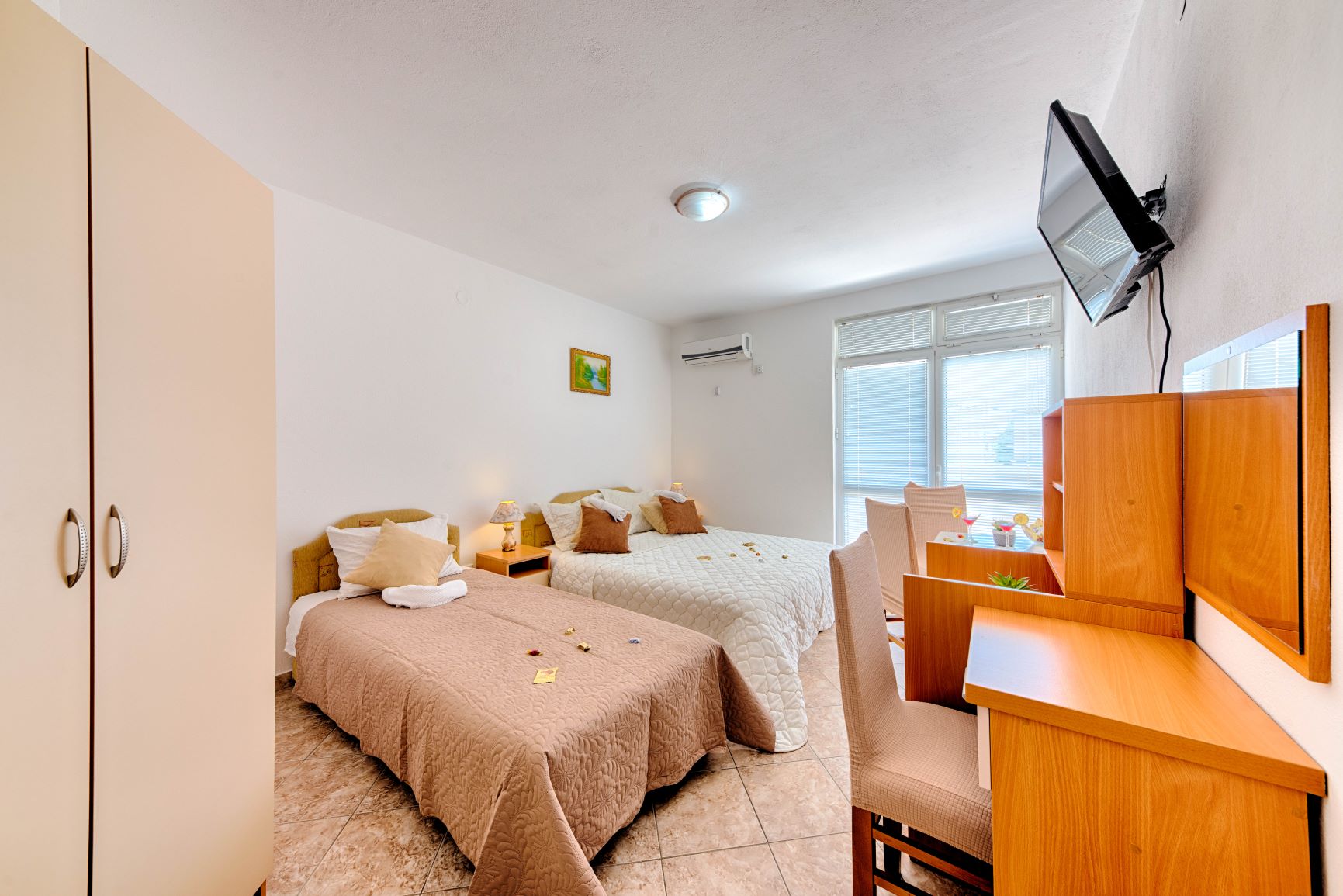 Hotel Dana Čanj letovanje 2026